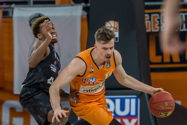 再次为球队 再次为球队