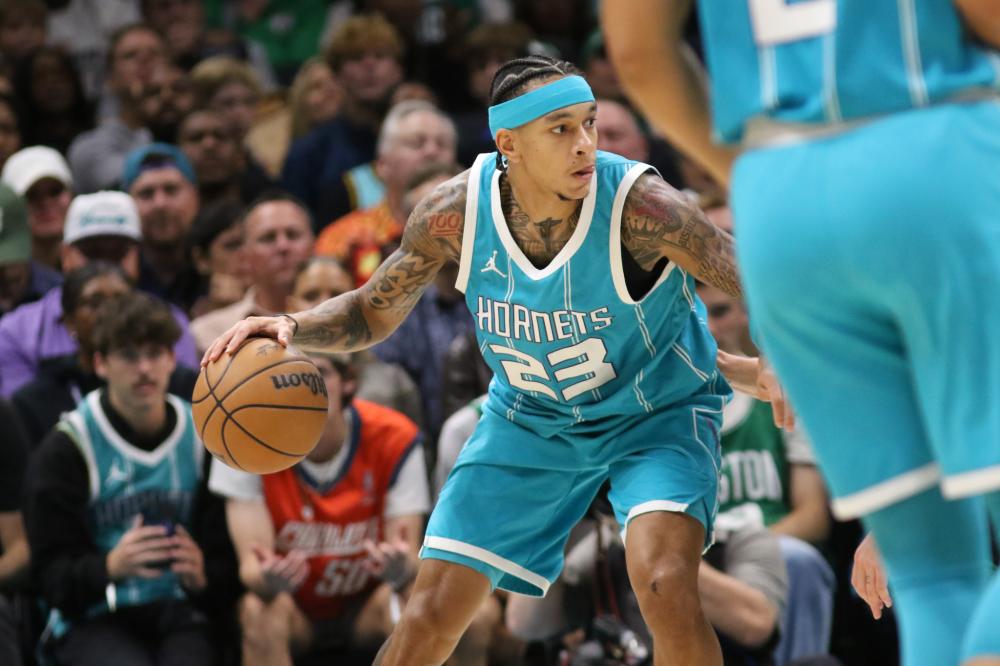 在攻防两端 在攻防两端